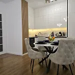 Lux Maya 2 *